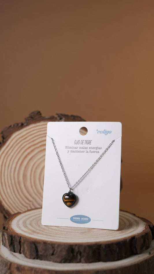 Collar en forma de corazón con piedra de ojo de tigre